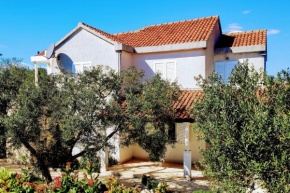 Гостиница Apartments with a swimming pool Mavarstica, Ciovo - 2053  Трогир